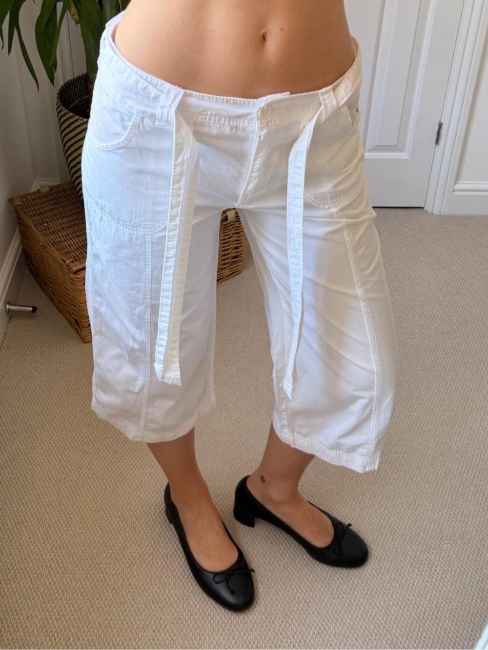 Old Navy White Linen-Blend Cropped Cargo Pants – Size 6